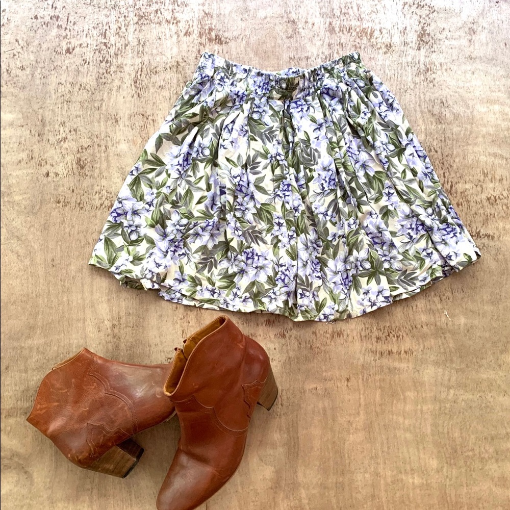 Brandy Melville Floral Pleaded Skirt - Picture 2 of 3